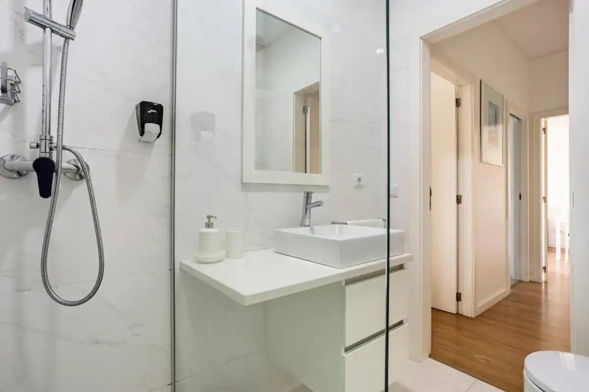 Luxury Anibal Cunha Apartments Порту Экстерьер фото